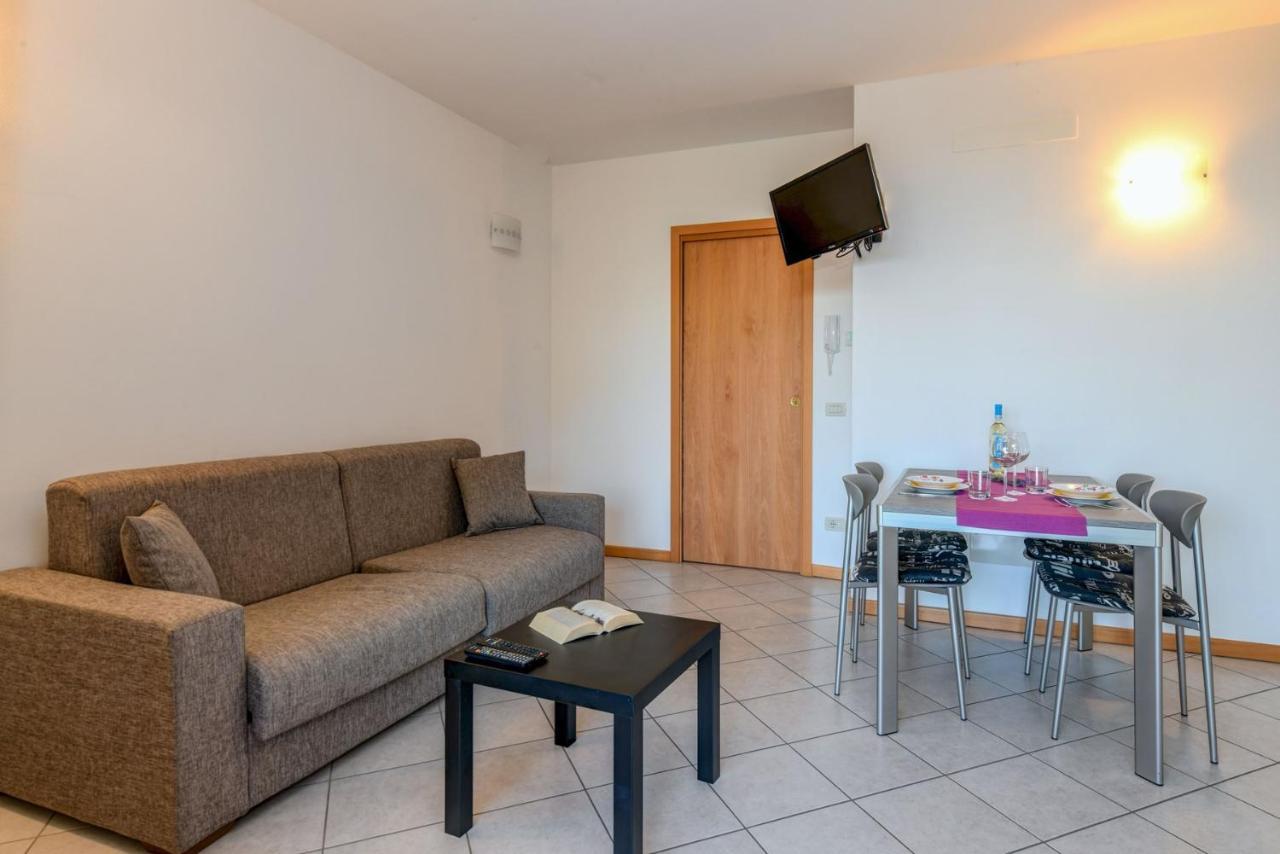 Apartamento 6 Happiness Toscolano-Maderno Exterior foto